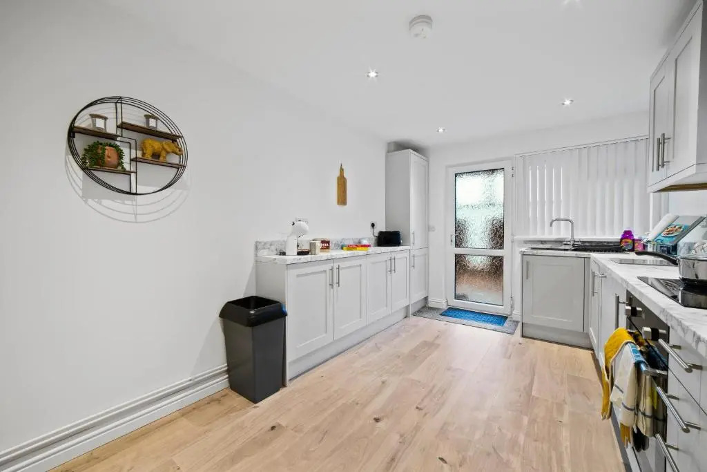 Village Hideaway 2 Bedroom Apartment North Cardiff