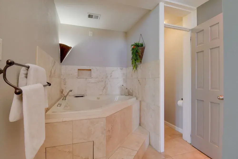 Tempe Home w/ Hot Tub Next to Papago Park
