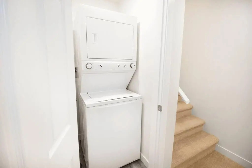 3BR Condo With Free Parking and In-suite Laundry