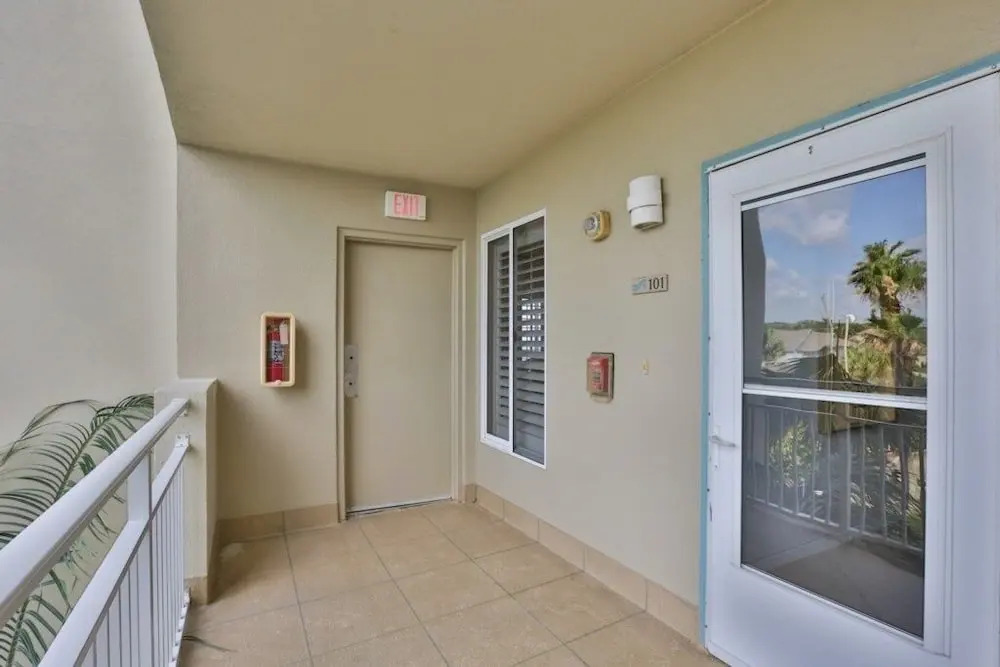 Surf And Racquet 101 3 Bedroom Condo by RedAwning