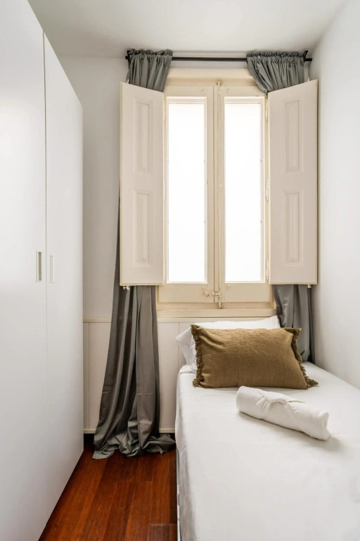 Ronda Sant Pere Private City Center 3Bedroom Suite B