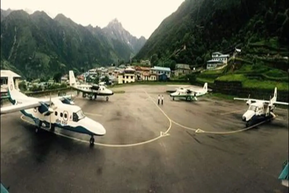LAMA HOTEL - HIMALAYAN BURGER Experience the best stay in EVEREST with an unforgettable Mountain Flight