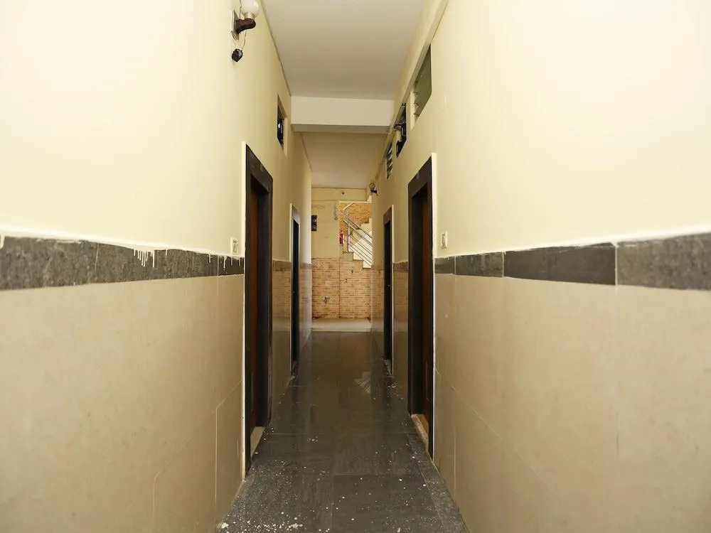 Oyo 24097 Hotel Gangotri