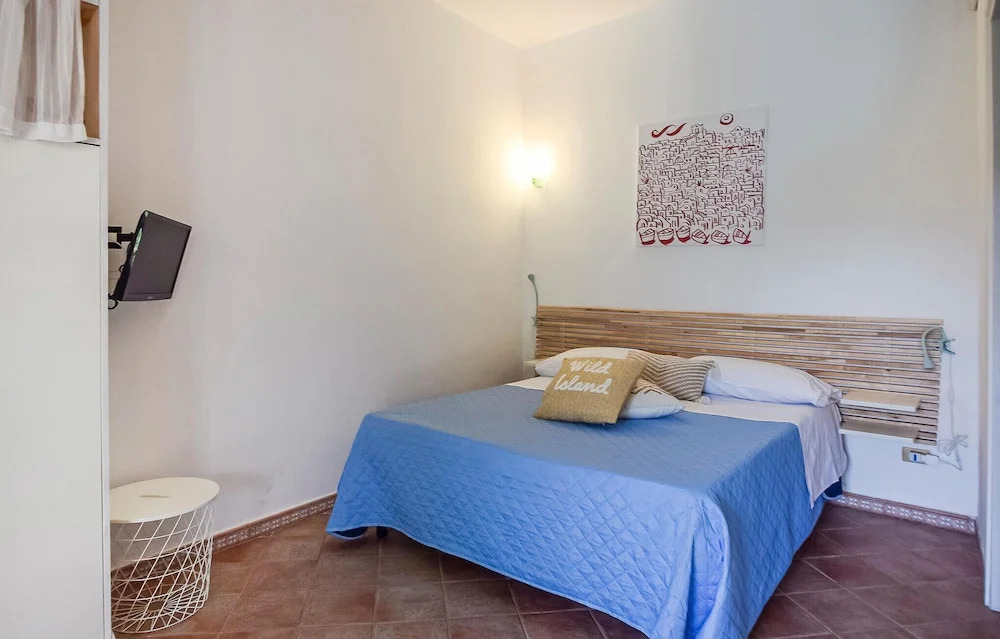 Stunning Home in Sant'angelo With Wifi and 2 Bedrooms