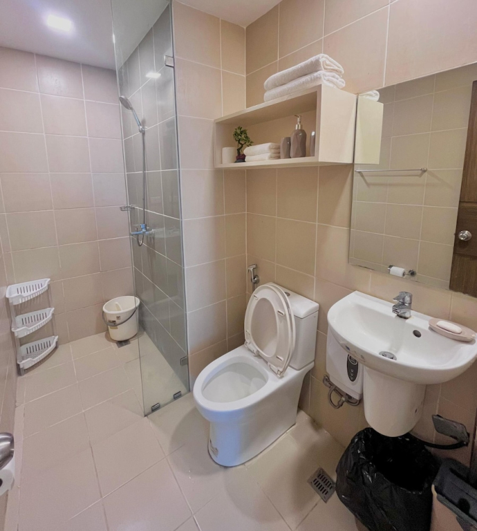 Room-simple, Modern & Cozy Condo in Lafa