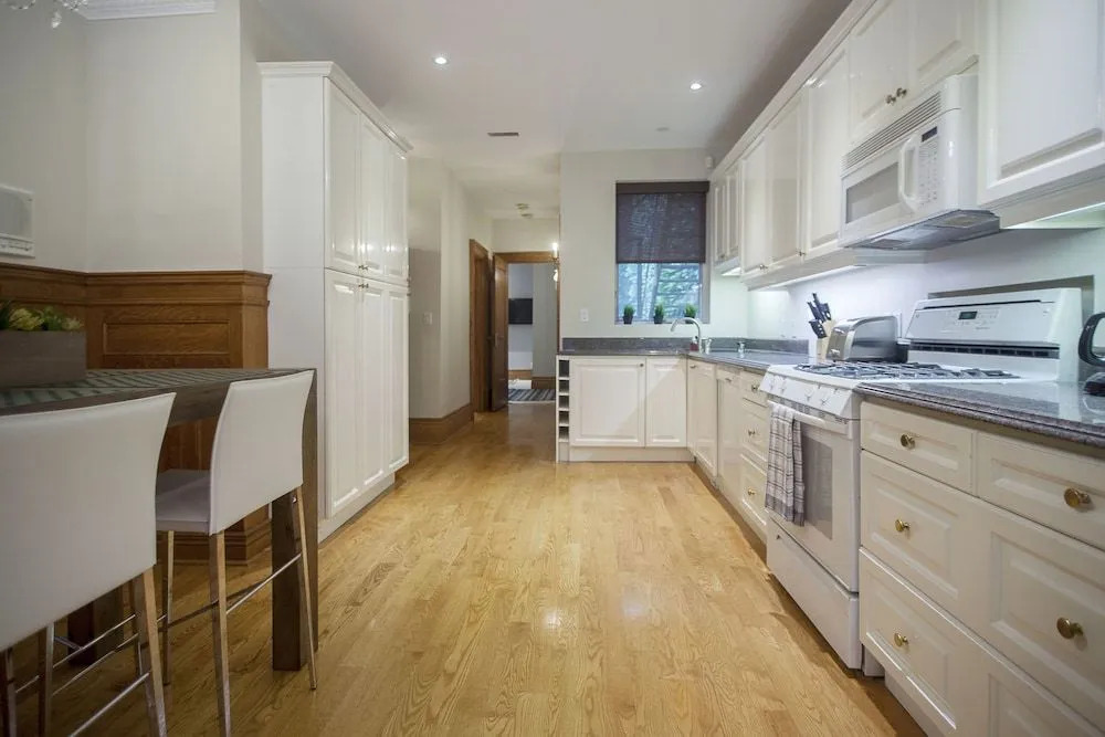 Spectacular 1BR Unit - King Bed