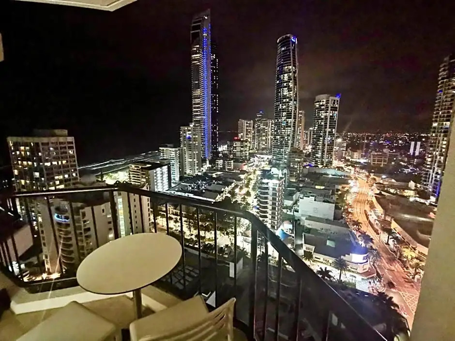 Fab studio in heart of Surfers Paradise! FREE WIFI and FREE PARKING!