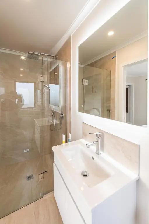 Mirror Lake Apartment