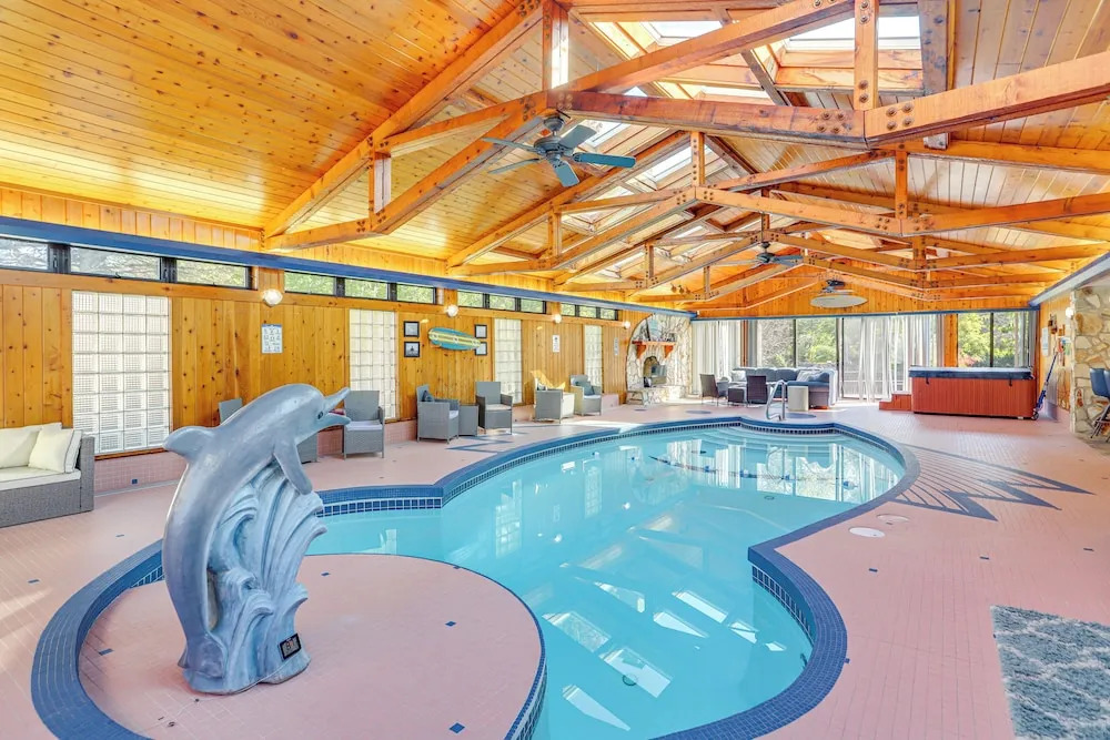 Vermilion River Home w/ Hot Tub & Private Dock
