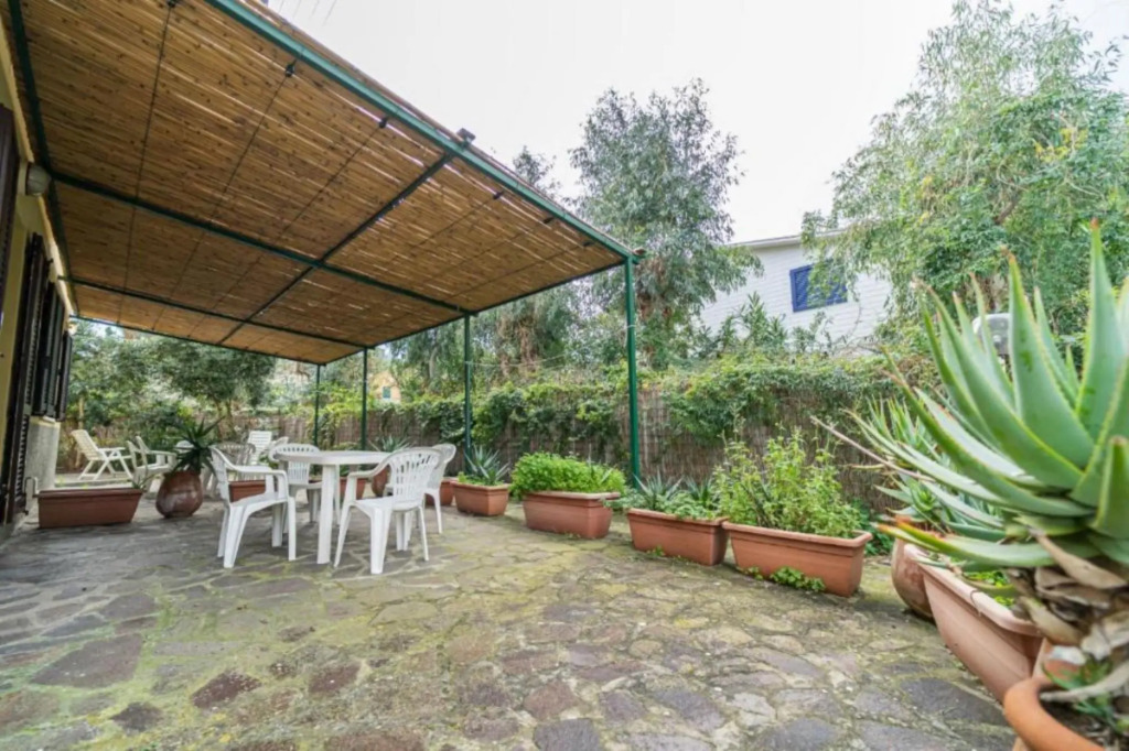 Girasoli in the center of Marina di Campo with private parking and outdoor space-I GIRASOLI