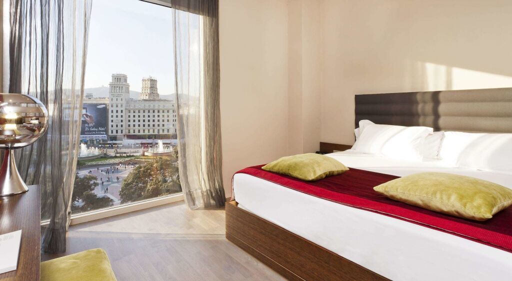 Olivia Plaza Hotel