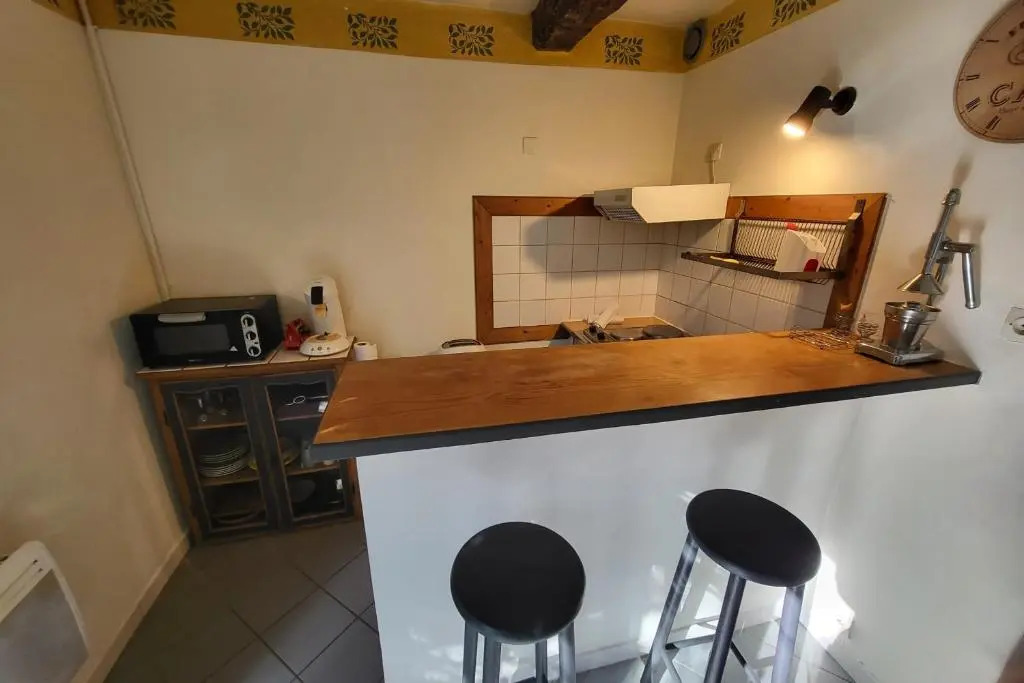 Studio of 24m with Small Patio
