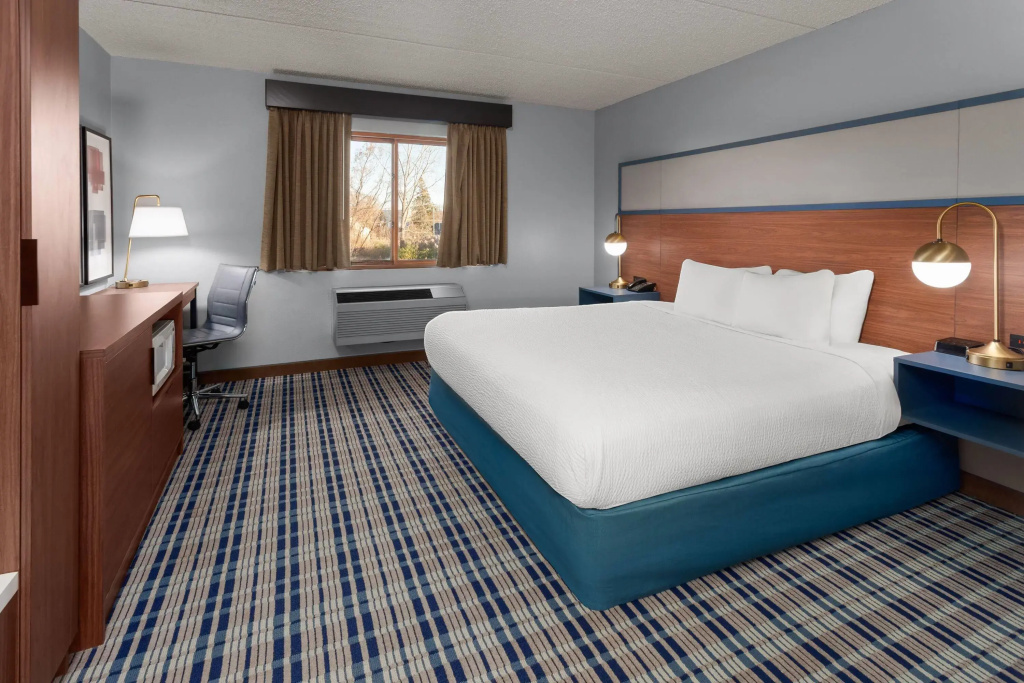 AmericInn by Wyndham Green Bay West