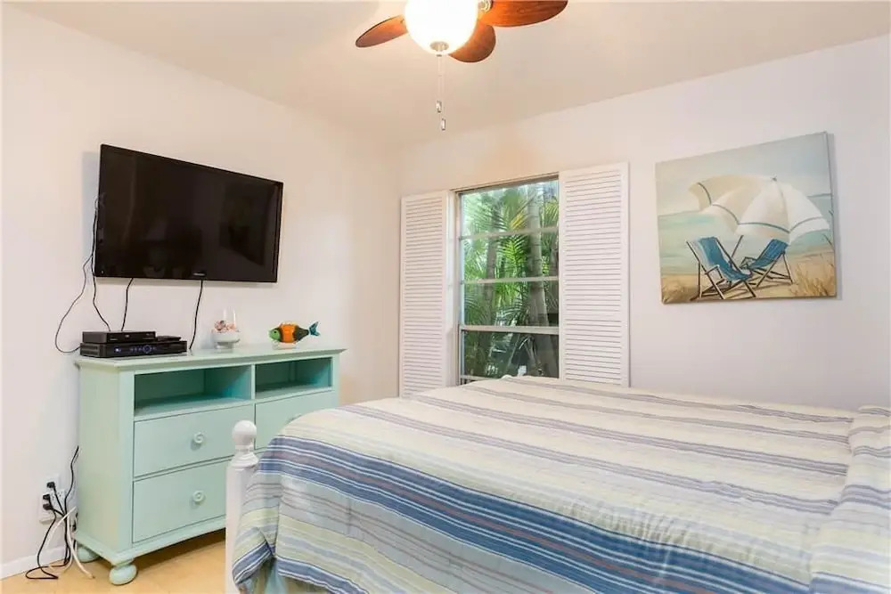 Crescent Street 1138 A - Two Bedroom Condo
