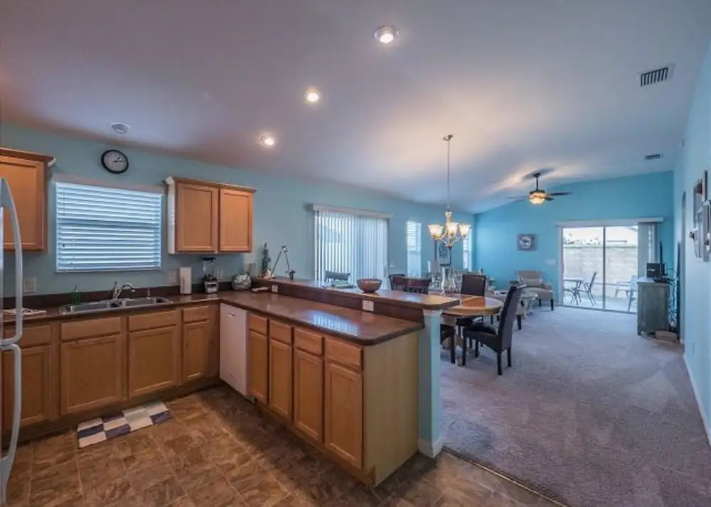 Amber Court 871 by White Pelican VR