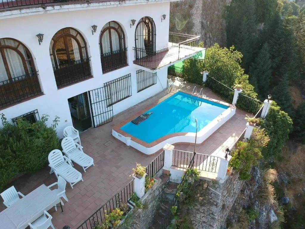 Authentic Chalet in Grazalema with Private Pool