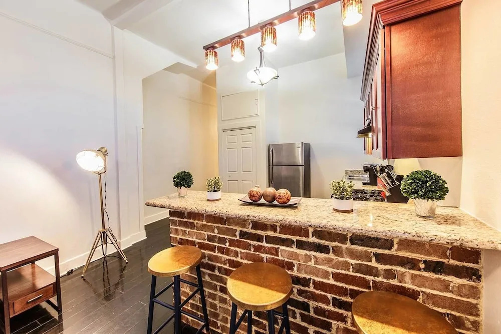 Authentic 2br/2ba in Historic Treme by Domio
