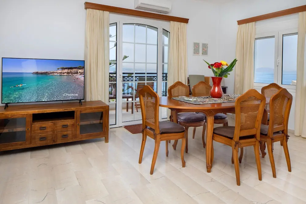 Sunset Home with sea view