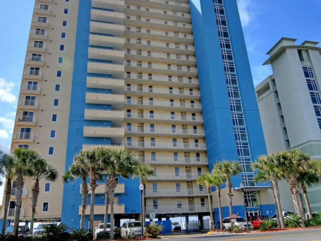 Grandview East 1505 3 Bedroom 2 Bath Condo on the Beach by RedAwning