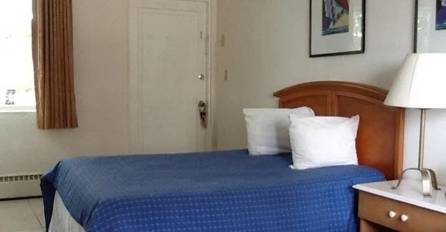 Perroquet Hotel