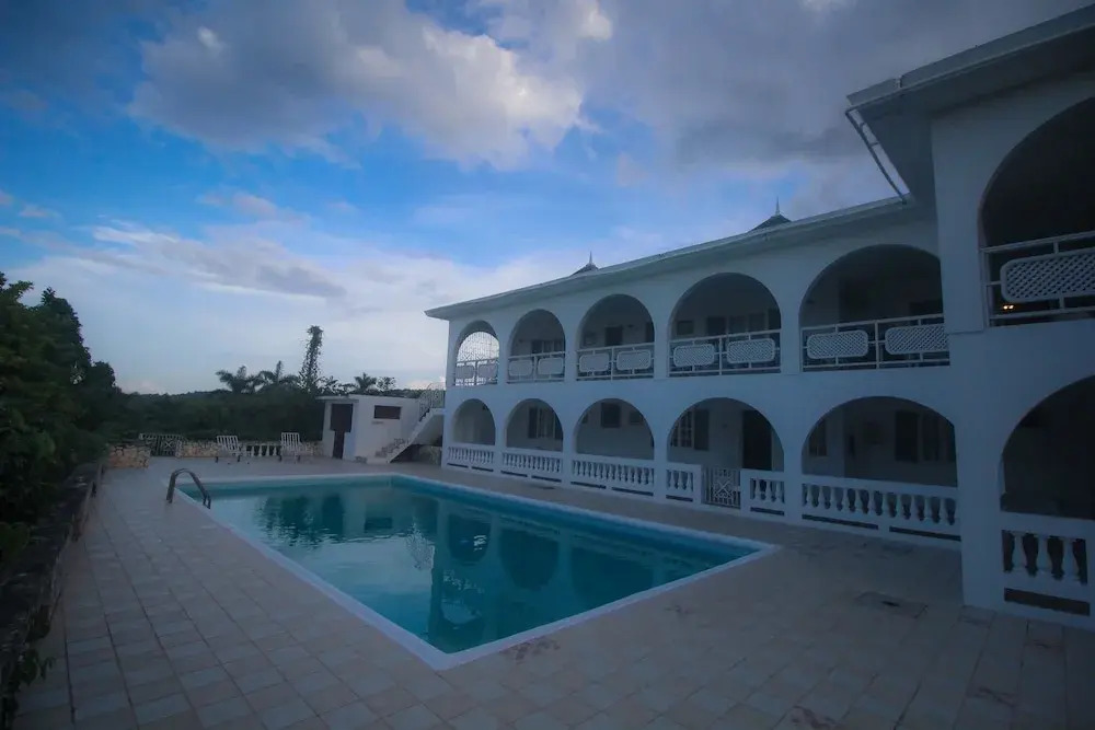 Kenwood Villa