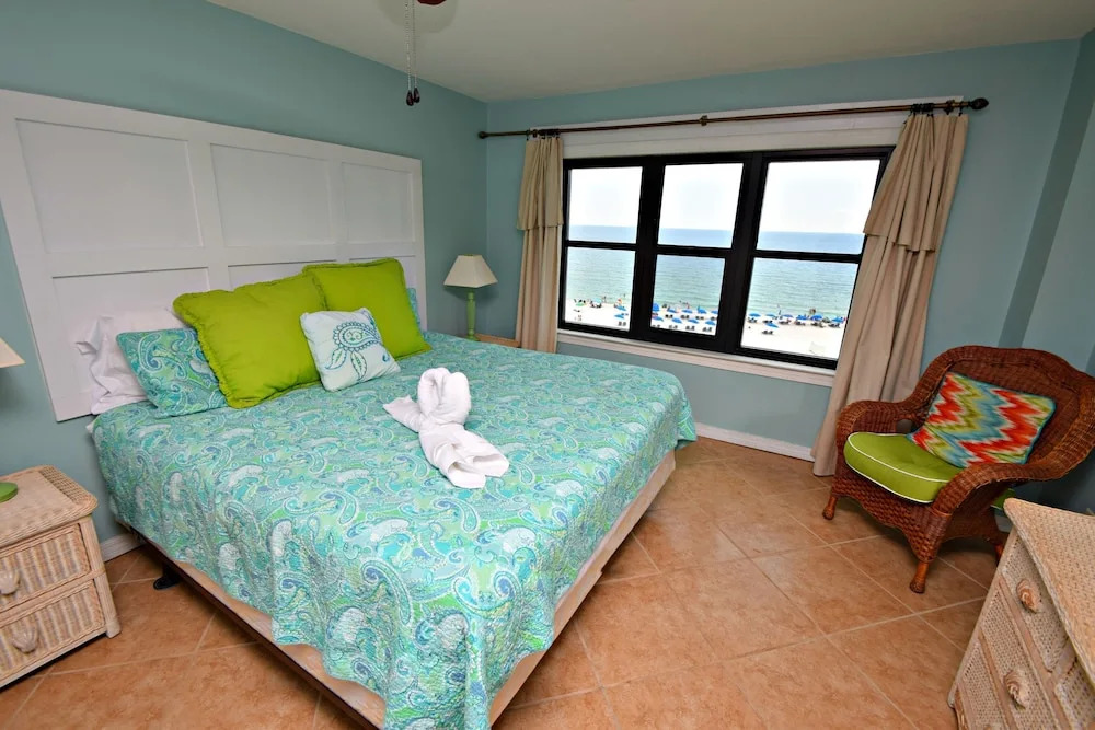 Harbour Place 207 2 Bedroom Condo