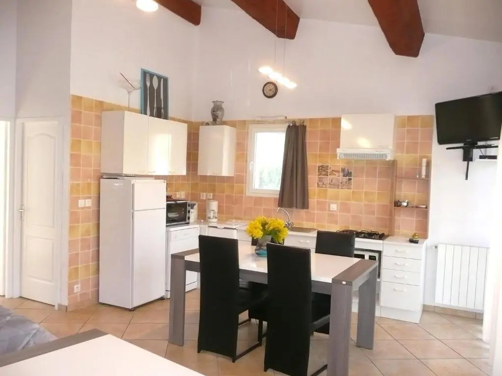 2 Gites ,15mn de Cannes, Fréjus, St Raphael, Villa la Soleiade ,clim, piscine, parking, wifi, au Lac de Saint-Cassien VAR