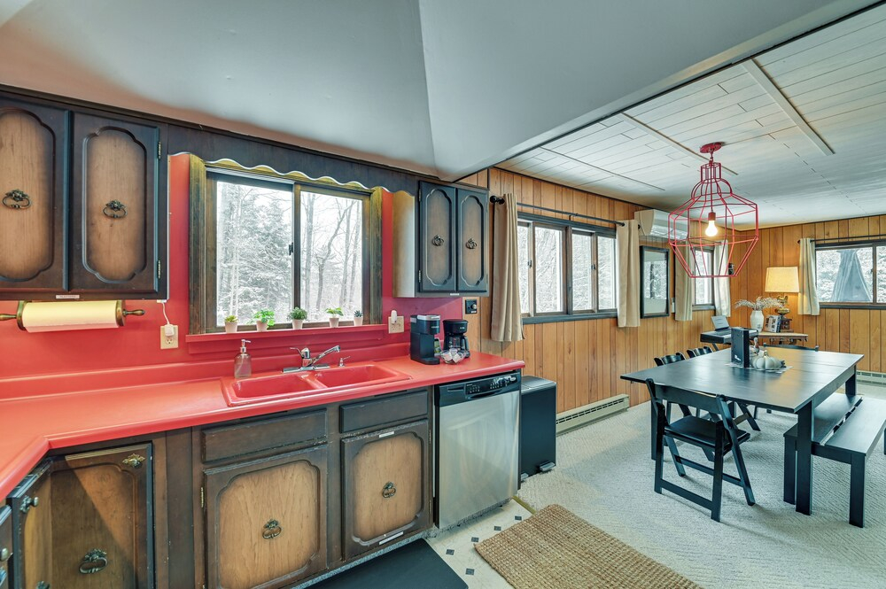 North Creek Chalet w/ Fire Pit Near Gore Mountain!