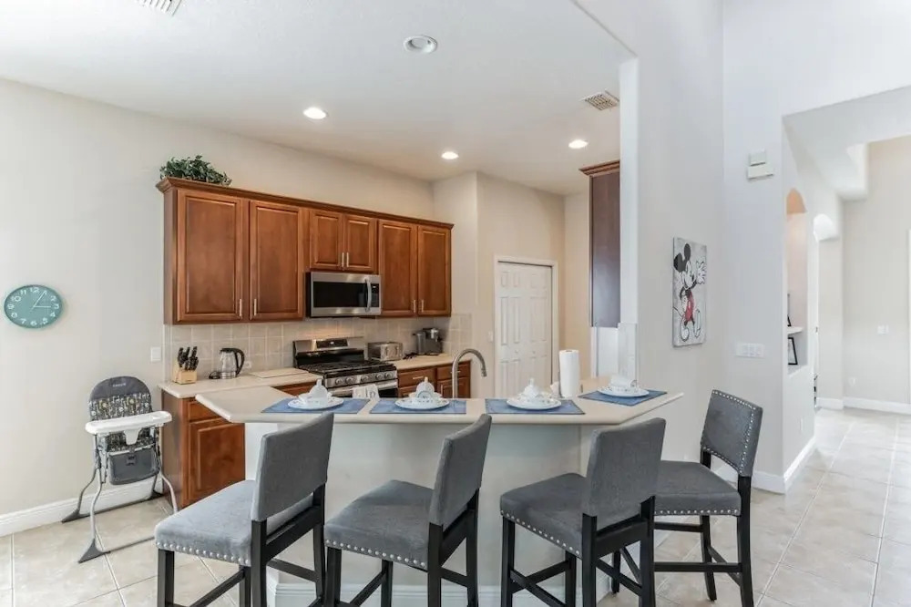 Beautiful 5 Bed Pool Home In Reunion-1223ms 5 Bedroom Home by RedAwning