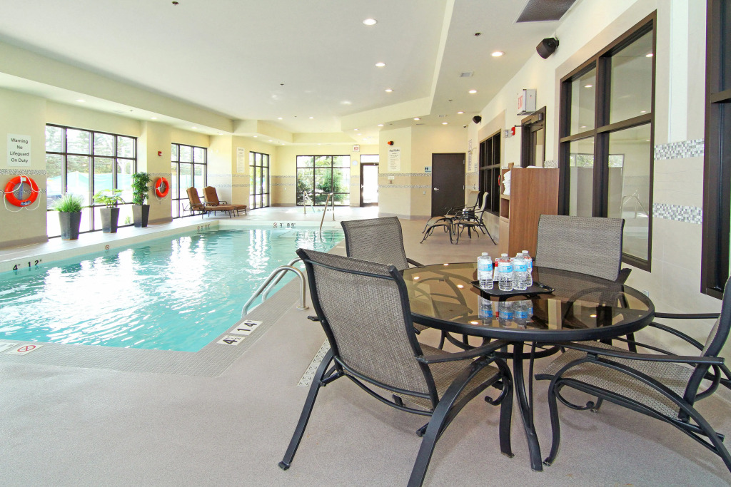 Holiday Inn Express and Suites Calgary University by IHG