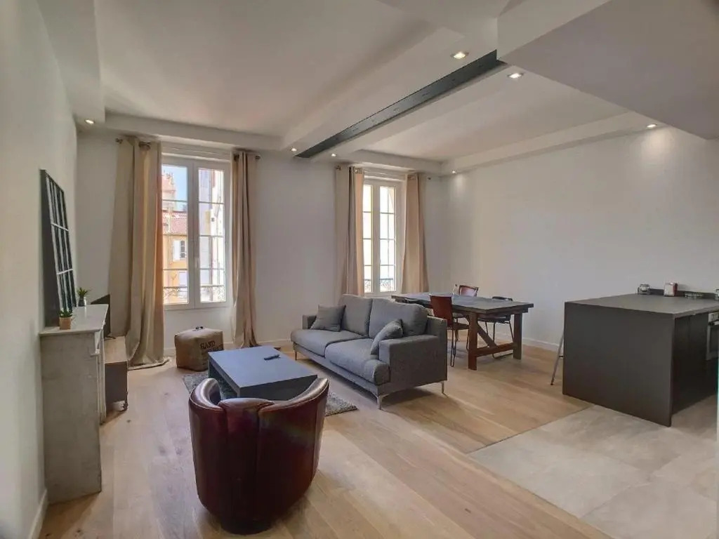 Welcome to Cannes - Jaurès Home