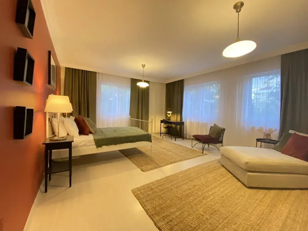 Missafir Modern Flat with Balcony on Bagdat Street