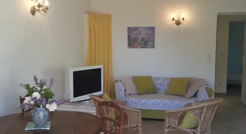 Charmante Petite Maison & Whirlpool privé & Terrasse Plein SUD au Calme