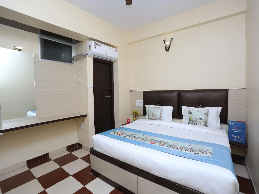 OYO 9926 Hotel Bharat INN
