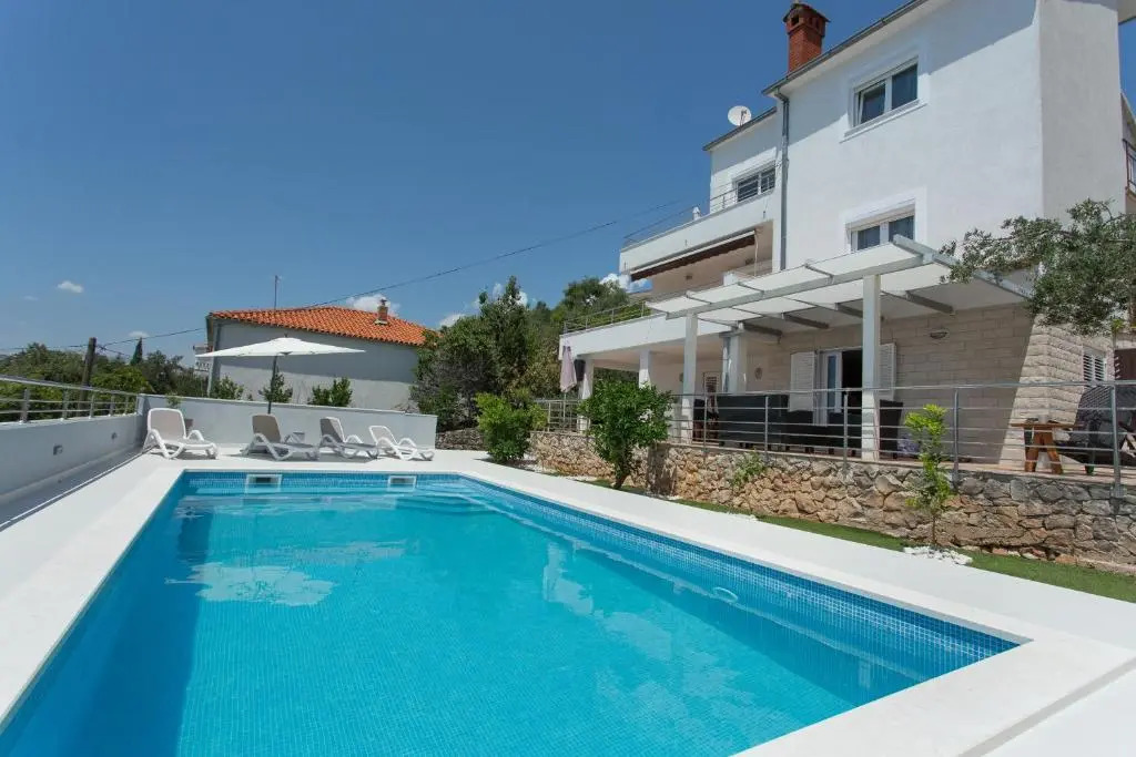 Charming modern house with the new swimming pool - apartment Maya 1
