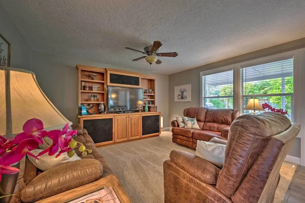 Idyllic Nampa Family Home With Hot Tub & Fire Pit!