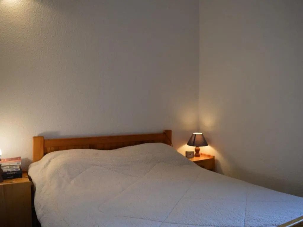 Maison climatisée 2 pièces/mez, 5 couchages, proche port et plage, parking, véranda, terrasse, animaux OK - FR-1-225D-110