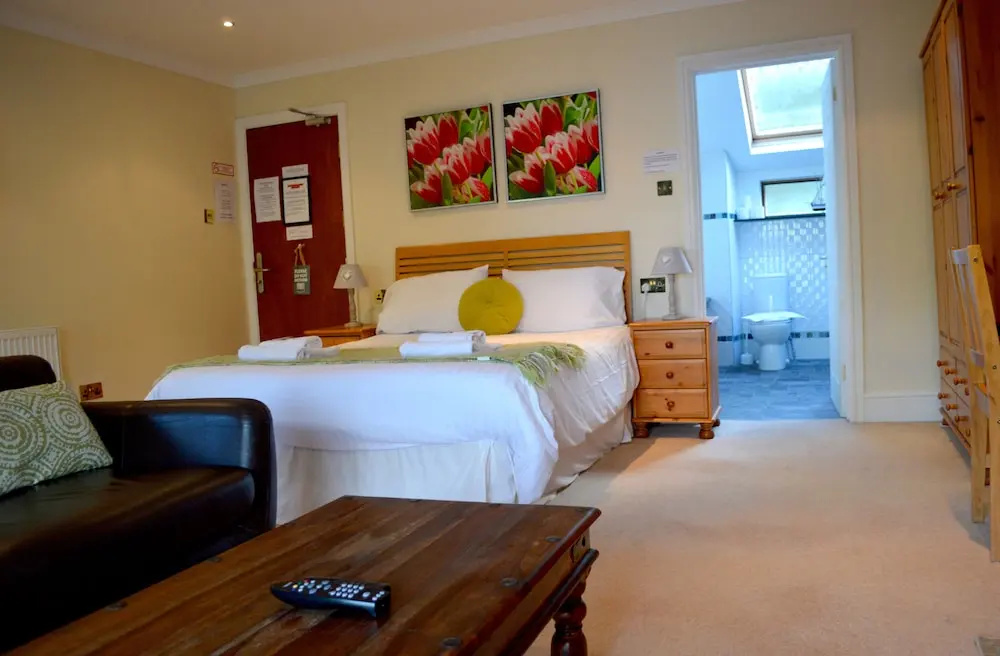 The Mumbles Carlton Hotel