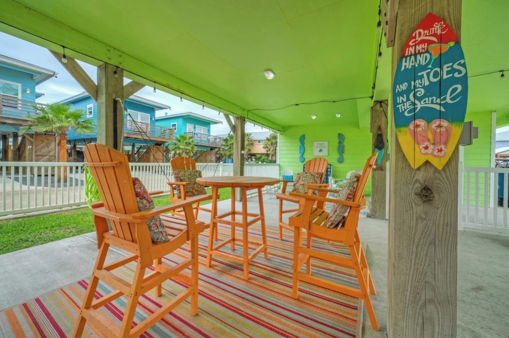 Reel Life Dreams by Avantstay Pool + Near Beach!