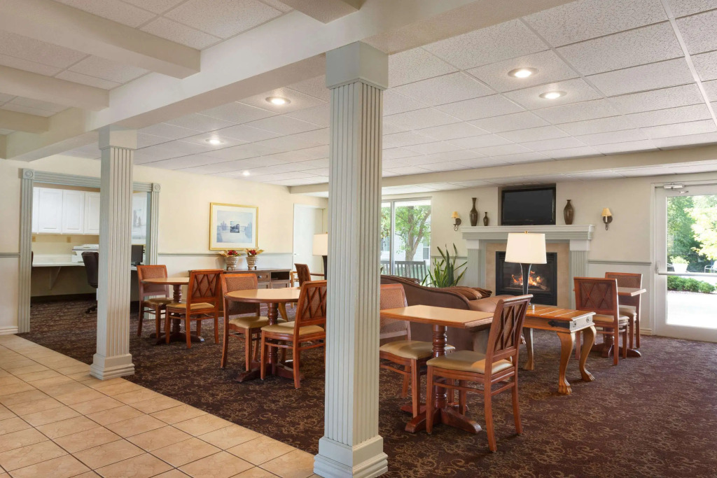 Baymont by Wyndham Wichita East