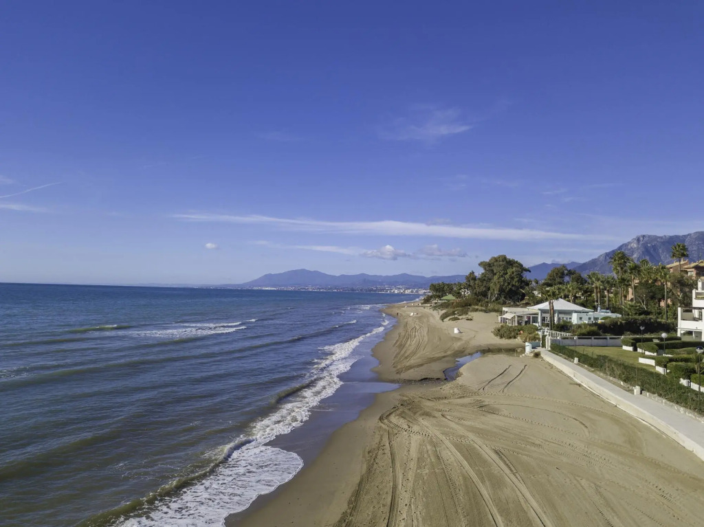 20945 - Great Apartment Very Near Beach
