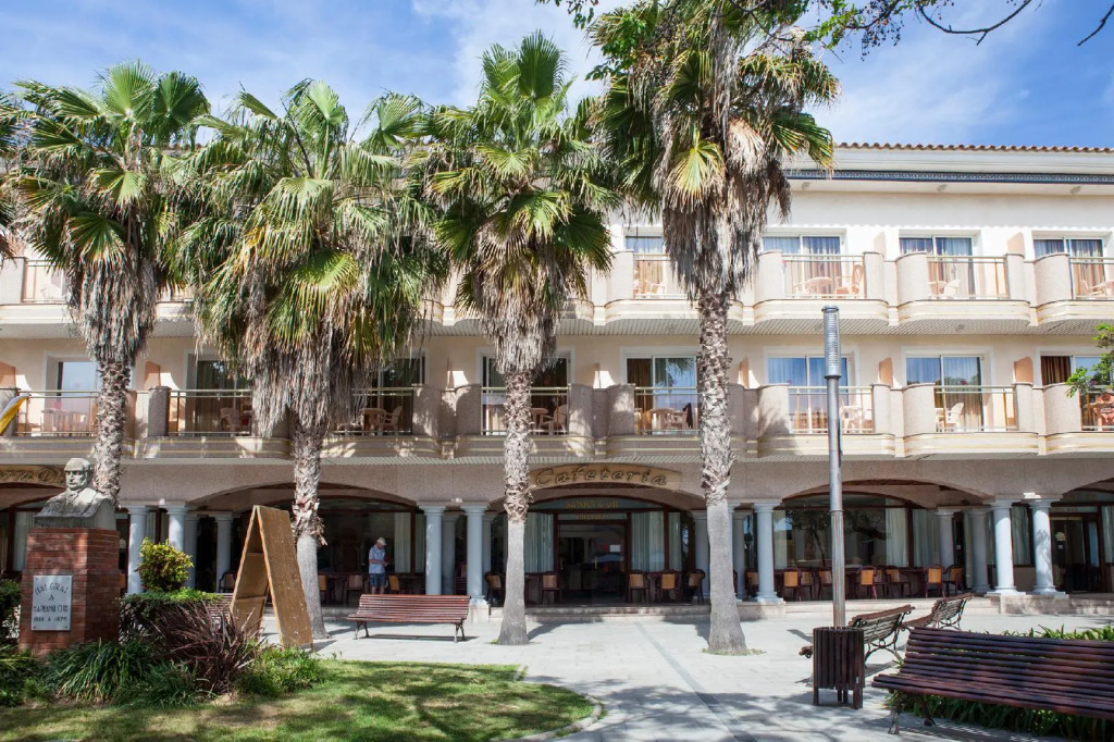 Отель Ibersol Hotel Sorra dOr