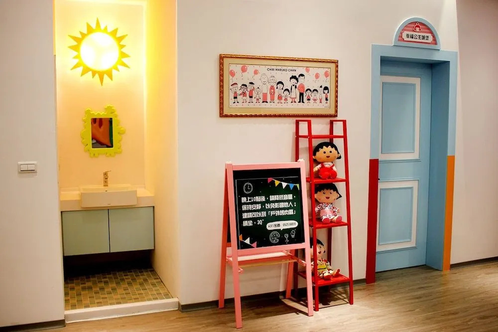 Poetic Castle-Family Theme Villa