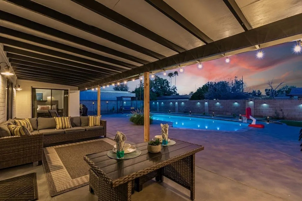 Glencove Mesa 4 Bedroom Home by RedAwning
