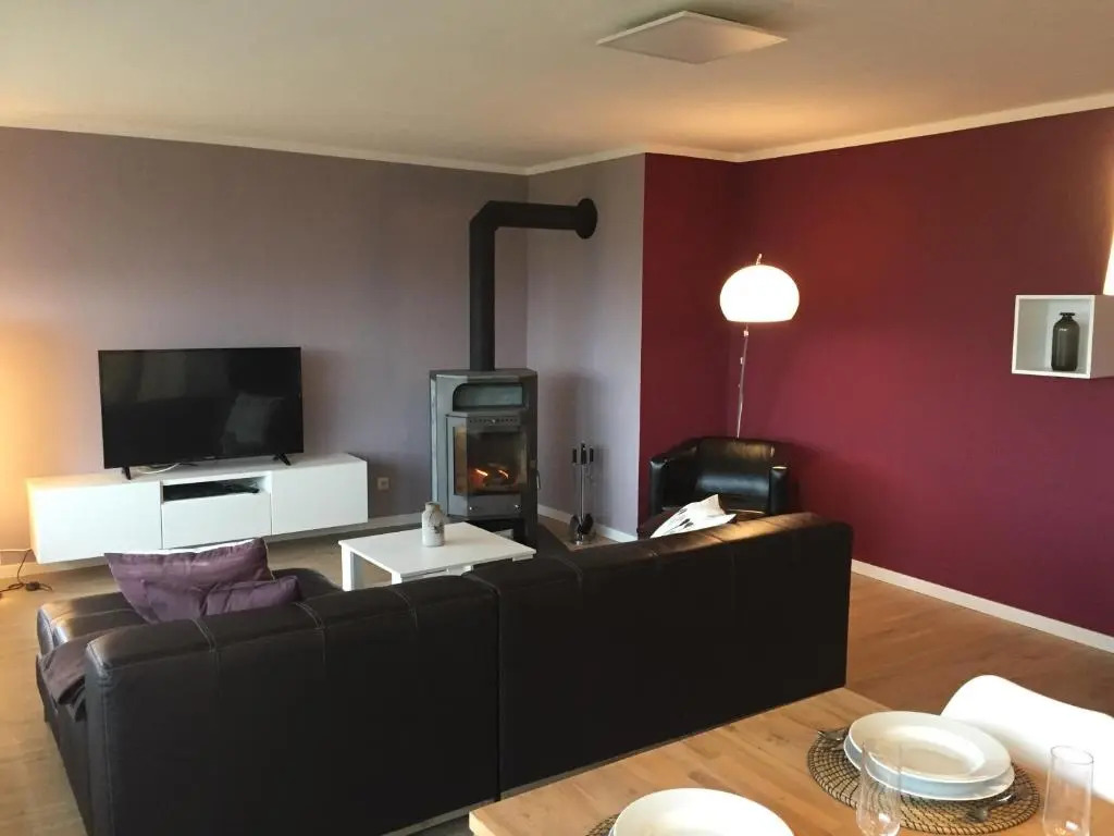 Linas Ferienwohnungen - zwei moderne FeWos mit Sauna im Haus und fantastischem Ausblick