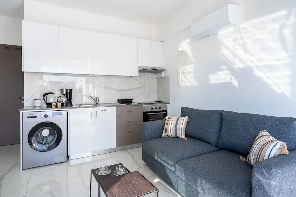 Rosemont Studio With Balcony in Larnaca