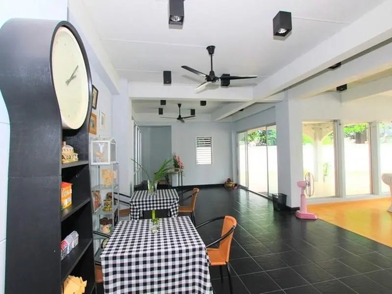 My Sweet Orange Tree Apartment