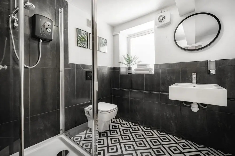 Beautiful 4BD Family Home Burley Leeds