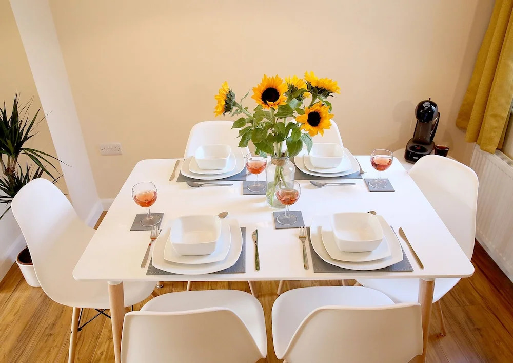 2BR Stylish Norwich Stay Near Cathedral Parking