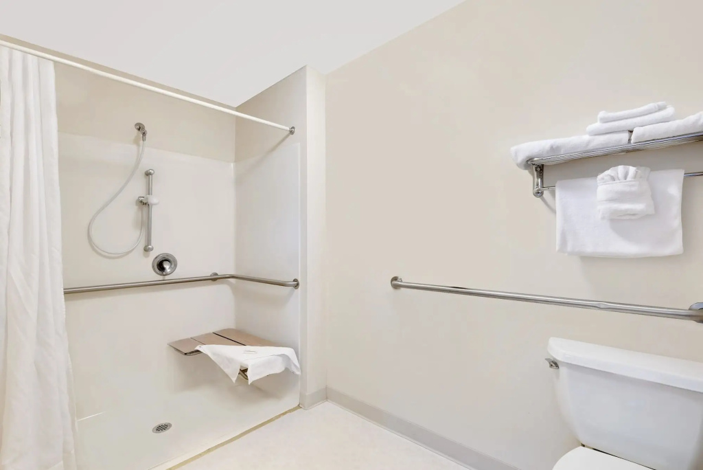 Comfort Inn & Suites Summerset - North Rapid City